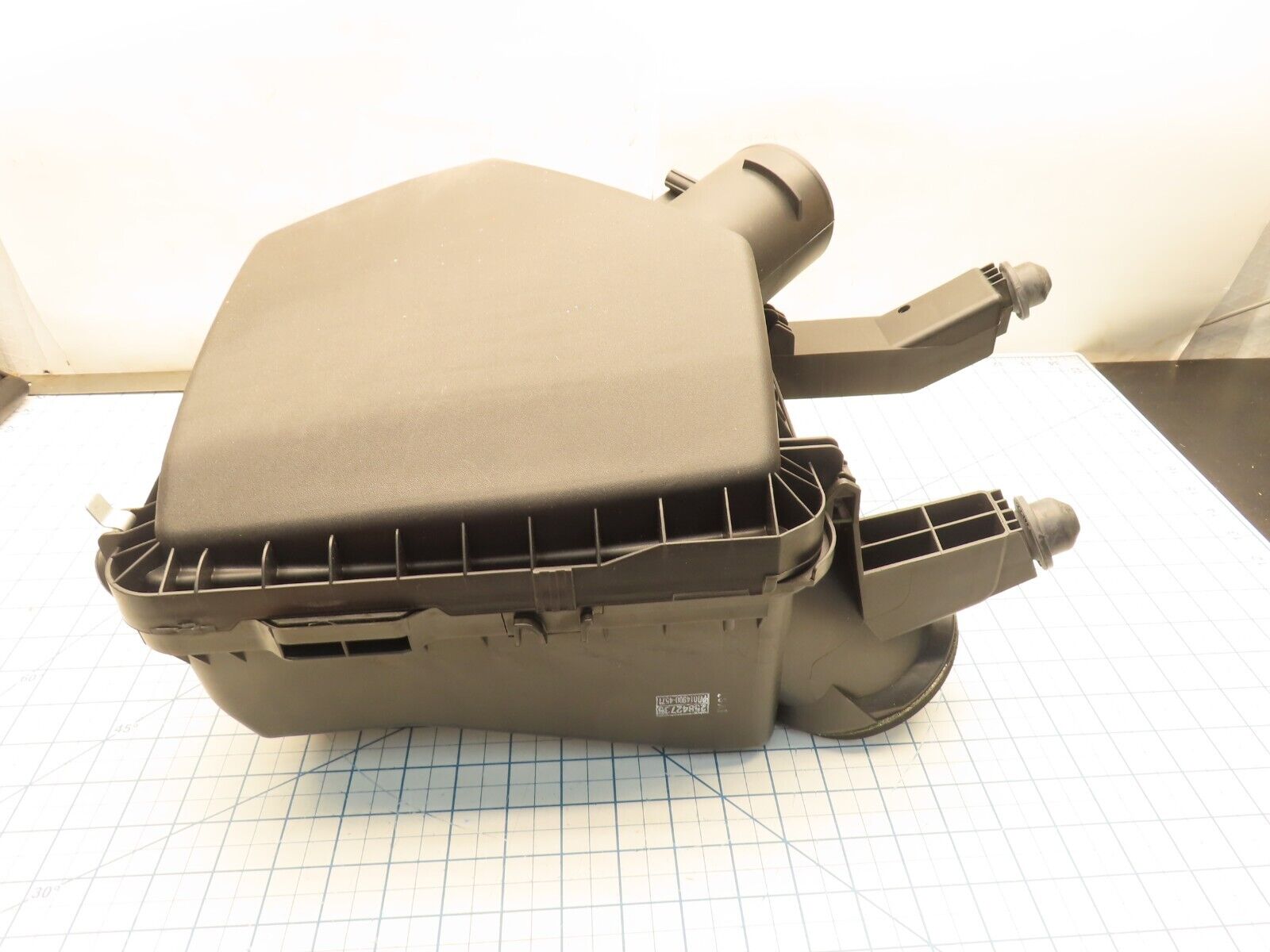 GM 25842735 Air Cleaner Box Housing with Filter General Motors ...