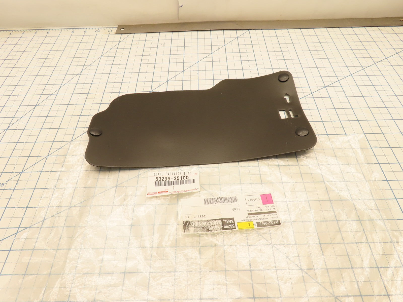 Toyota 53299-35100 Air Deflector Side Seal for Radiator Left LH ...