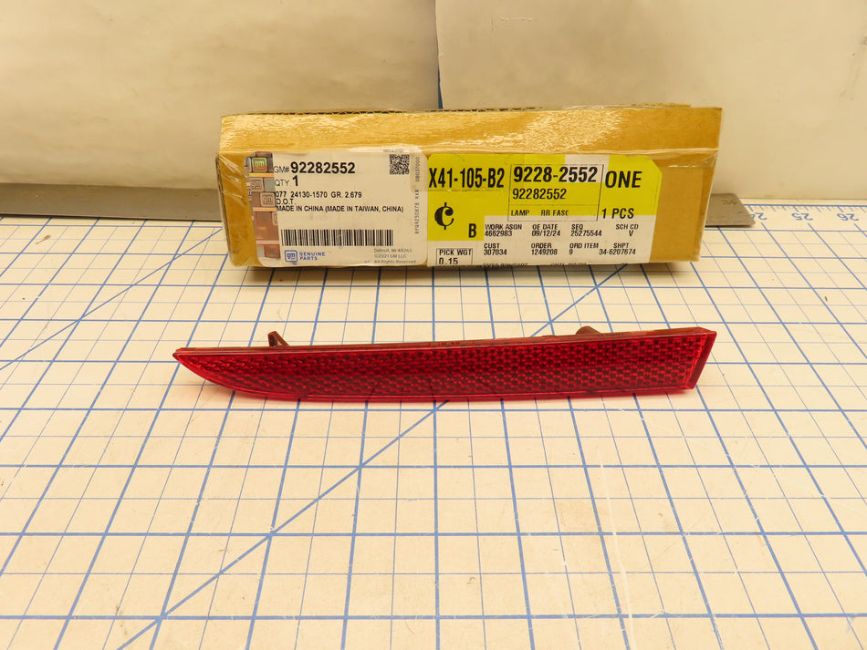 GM 92282552 Rear Bumper Reflector Right RH General Motors
