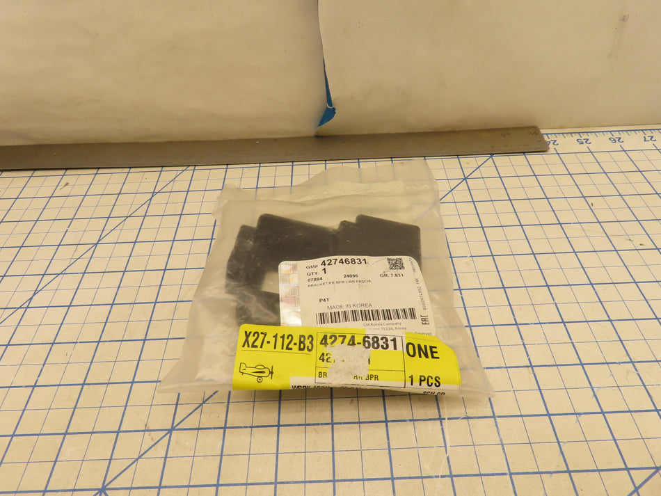 GM 42746831 Rear Bumper Lower Bracket Factory Sealed General Motors